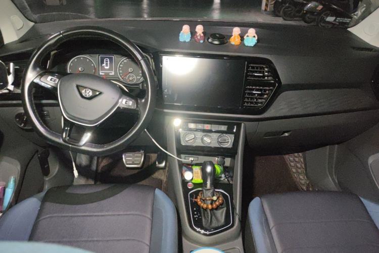 Used Jetta VS7 2020 1.4T Automatic Enjoyment Model Center Console