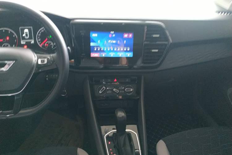 Used Jetta VS7 2020 1.4T Automatic Entry-Level Trim Audio And AC Panel