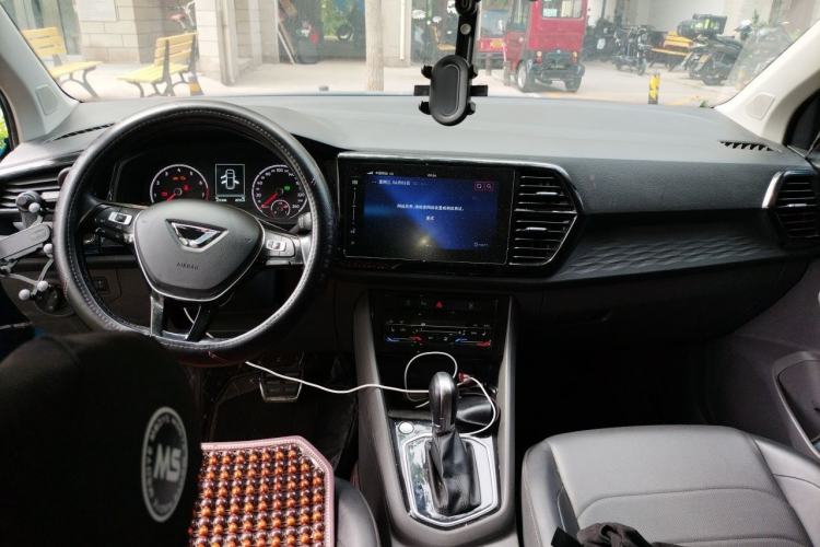 Used Jetta VS7 2020 1.4T Automatic Glory Edition Center Console