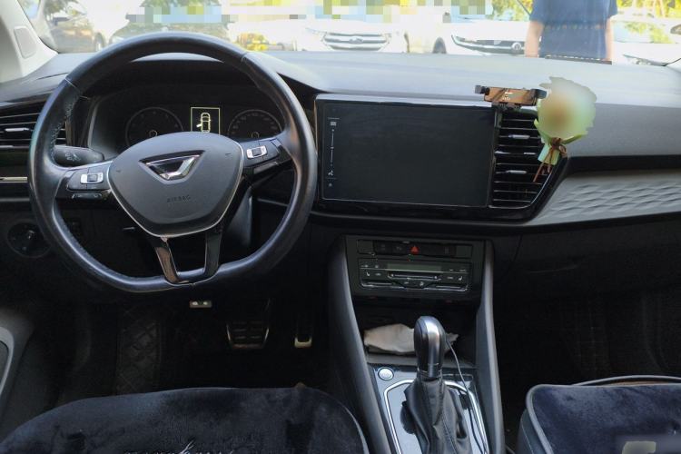 Used Jetta VS7 2020 1.4T Automatic Glory Edition Center Console