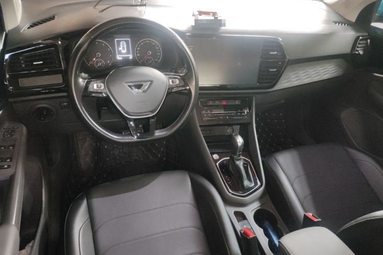 Used Jetta VS7 2020 1.4T Automatic Glory Edition Center Console