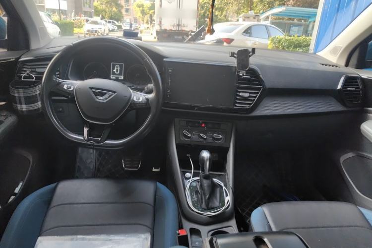 Used Jetta VS7 2020 1.4T Automatic Glory Edition Center Console