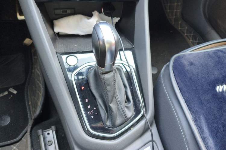 Used Jetta VS7 2020 1.4T Automatic Glory Edition Gear Lever
