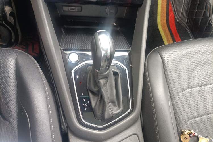 Used Jetta VS7 2020 1.4T Automatic Glory Edition Gear Lever