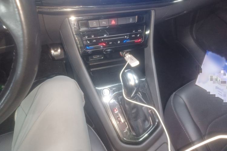 Used Jetta VS7 2020 1.4T Automatic Glory Edition Gear Lever