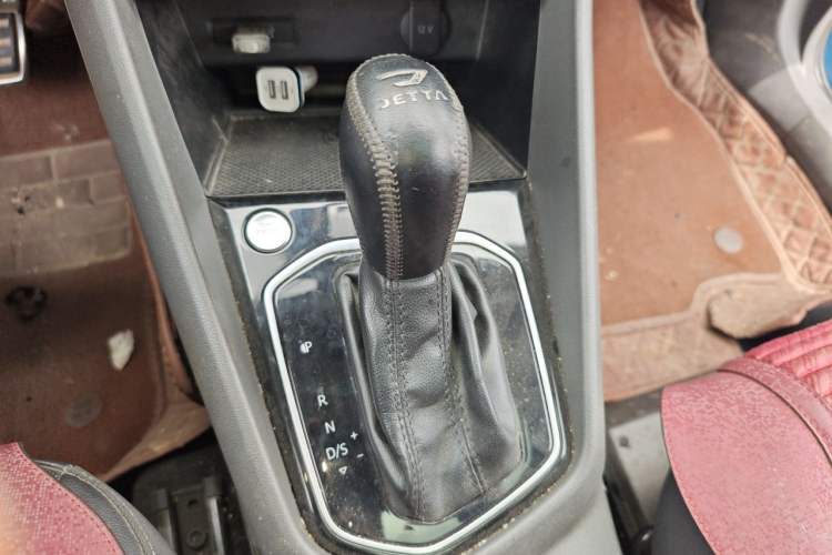 Used Jetta VS7 2020 1.4T Automatic Glory Edition Gear Lever