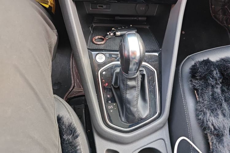 Used Jetta VS7 2020 1.4T Automatic Glory Edition Gear Lever