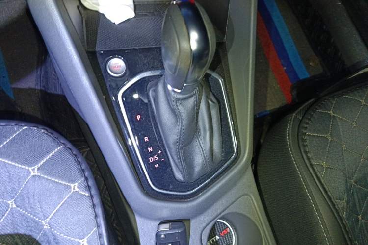 Used Jetta VS7 2020 1.4T Automatic Glory Edition Gear Lever