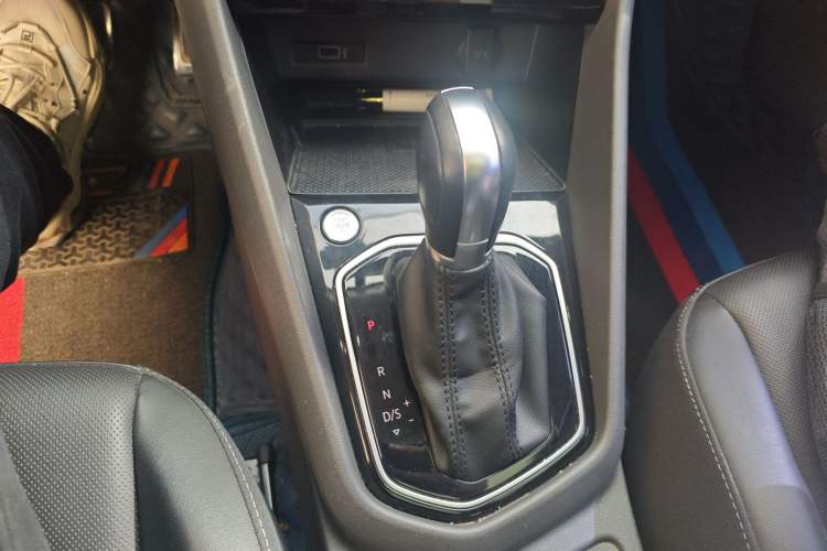 Used Jetta VS7 2020 1.4T Automatic Glory Edition Gear Lever