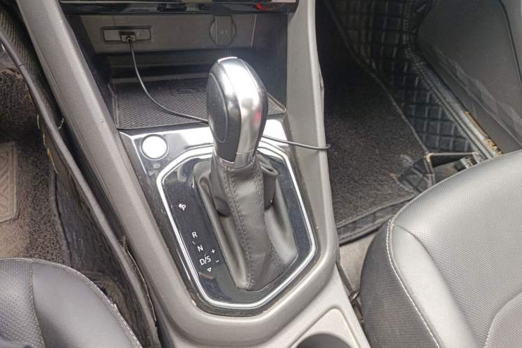 Used Jetta VS7 2020 1.4T Automatic Glory Edition Gear Lever