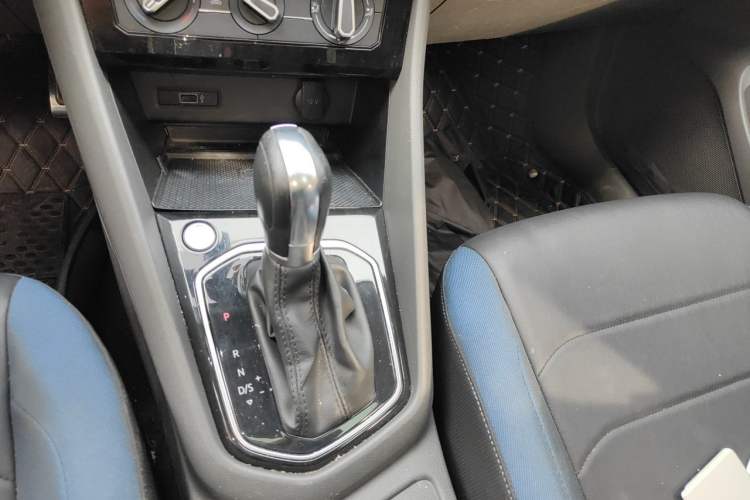 Used Jetta VS7 2020 1.4T Automatic Enjoyment Model Gear Lever