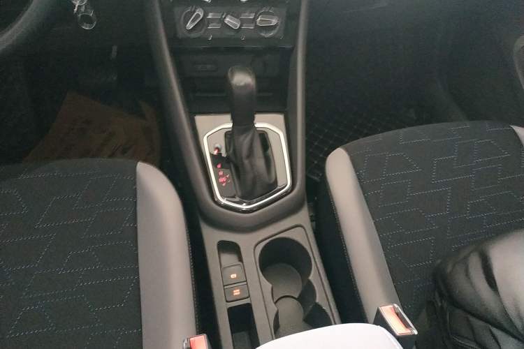 Used Jetta VS7 2020 1.4T Automatic Entry-Level Trim Gear Lever