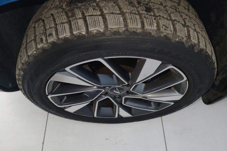 Used Jetta VS7 2020 1.4T Automatic Glory Edition Left Front Wheel Hub