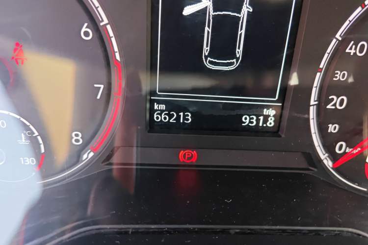 Used Jetta VS7 2020 1.4T Automatic Glory Edition Odometer Close Up