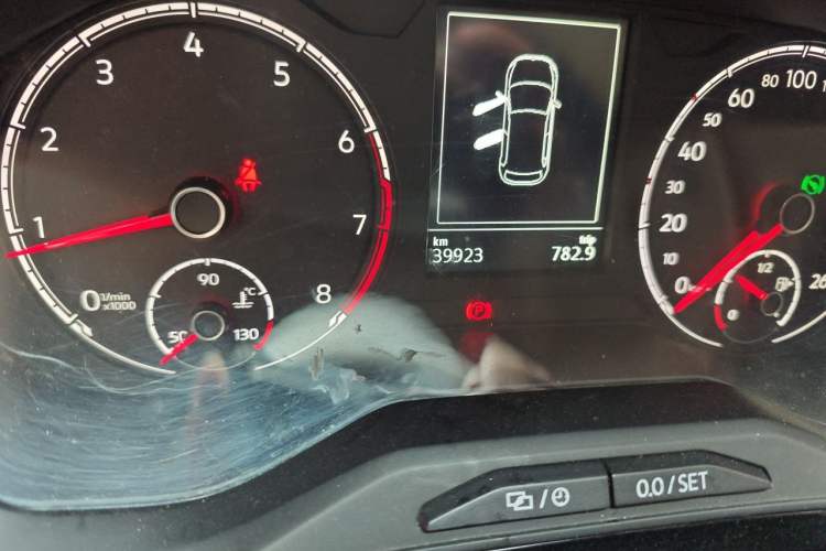 Used Jetta VS7 2020 1.4T Automatic Enjoyment Model Odometer Close Up