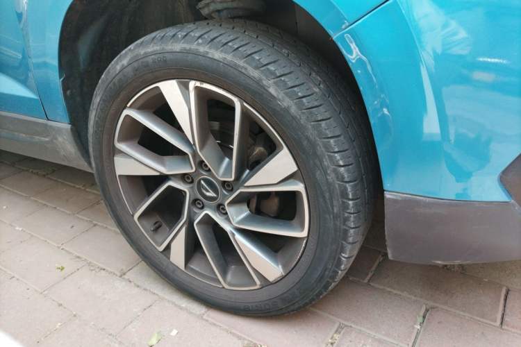Used Jetta VS7 2020 1.4T Automatic Glory Edition Right Front Wheel Hub