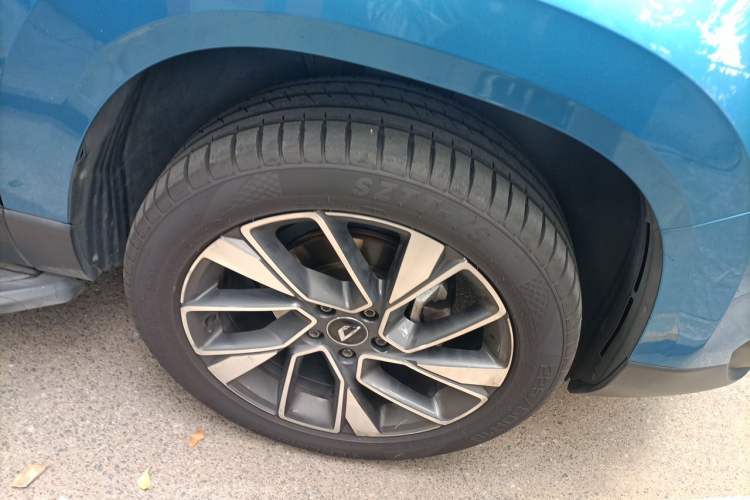 Used Jetta VS7 2020 1.4T Automatic Glory Edition Right Front Wheel Hub