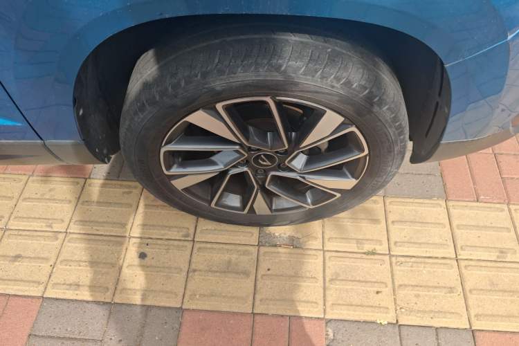 Used Jetta VS7 2020 1.4T Automatic Glory Edition Right Front Wheel Hub