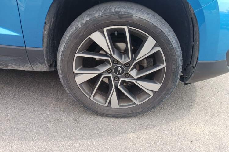 Used Jetta VS7 2020 1.4T Automatic Glory Edition Right Front Wheel Hub