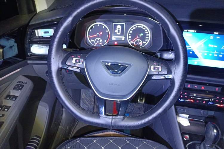 Used Jetta VS7 2020 1.4T Automatic Glory Edition Steering Wheel