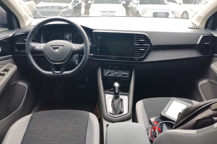 Used Jetta VS7 2020 1.4T Automatic Entry-Level Trim Center Console