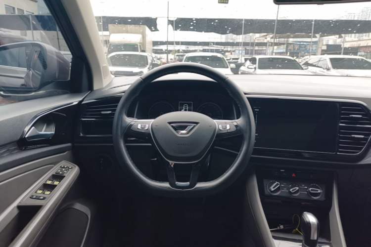 Used Jetta VS7 2020 1.4T Automatic Entry-Level Trim Steering Wheel