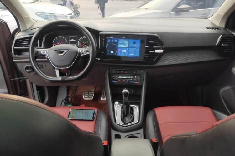 Used Jetta VS7 2020 1.4T Automatic Glory Edition Center Console