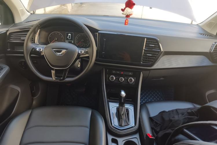 Used Jetta VS7 2020 1.4T Automatic Entry-Level Trim Center Console