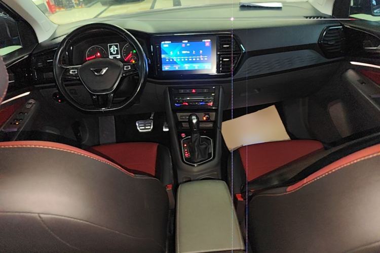 Used Jetta VS7 2020 1.4T Automatic Glory Edition Center Console