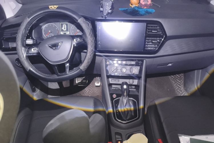 Used Jetta VS7 2020 1.4T Automatic Enjoyment Model Center Console