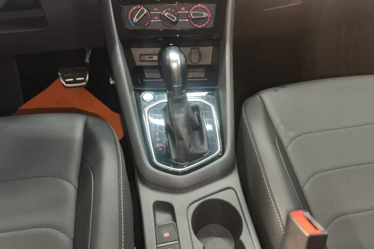 Used Jetta VS7 2020 1.4T Automatic Enjoyment Model Gear Lever