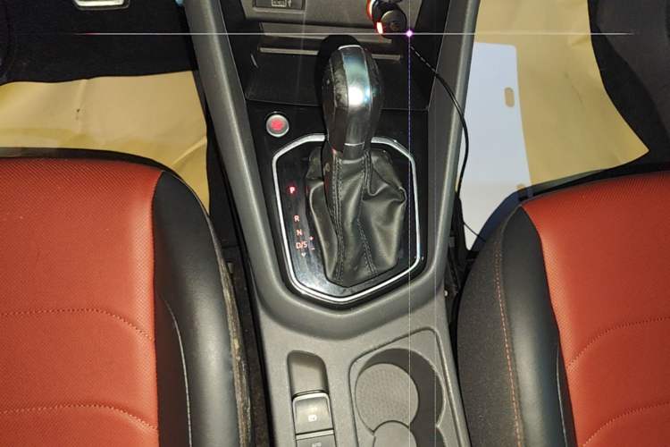 Used Jetta VS7 2020 1.4T Automatic Glory Edition Gear Lever