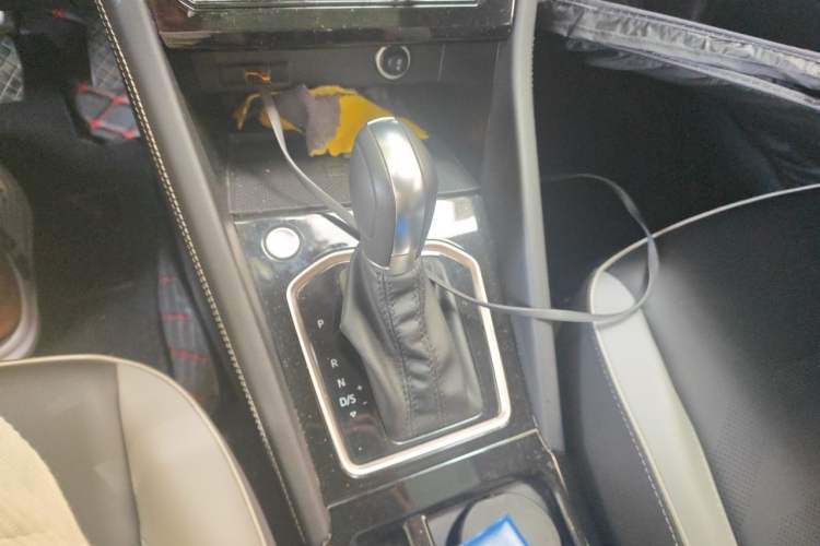 Used Jetta VS7 2020 1.4T Automatic Glory Edition Gear Lever