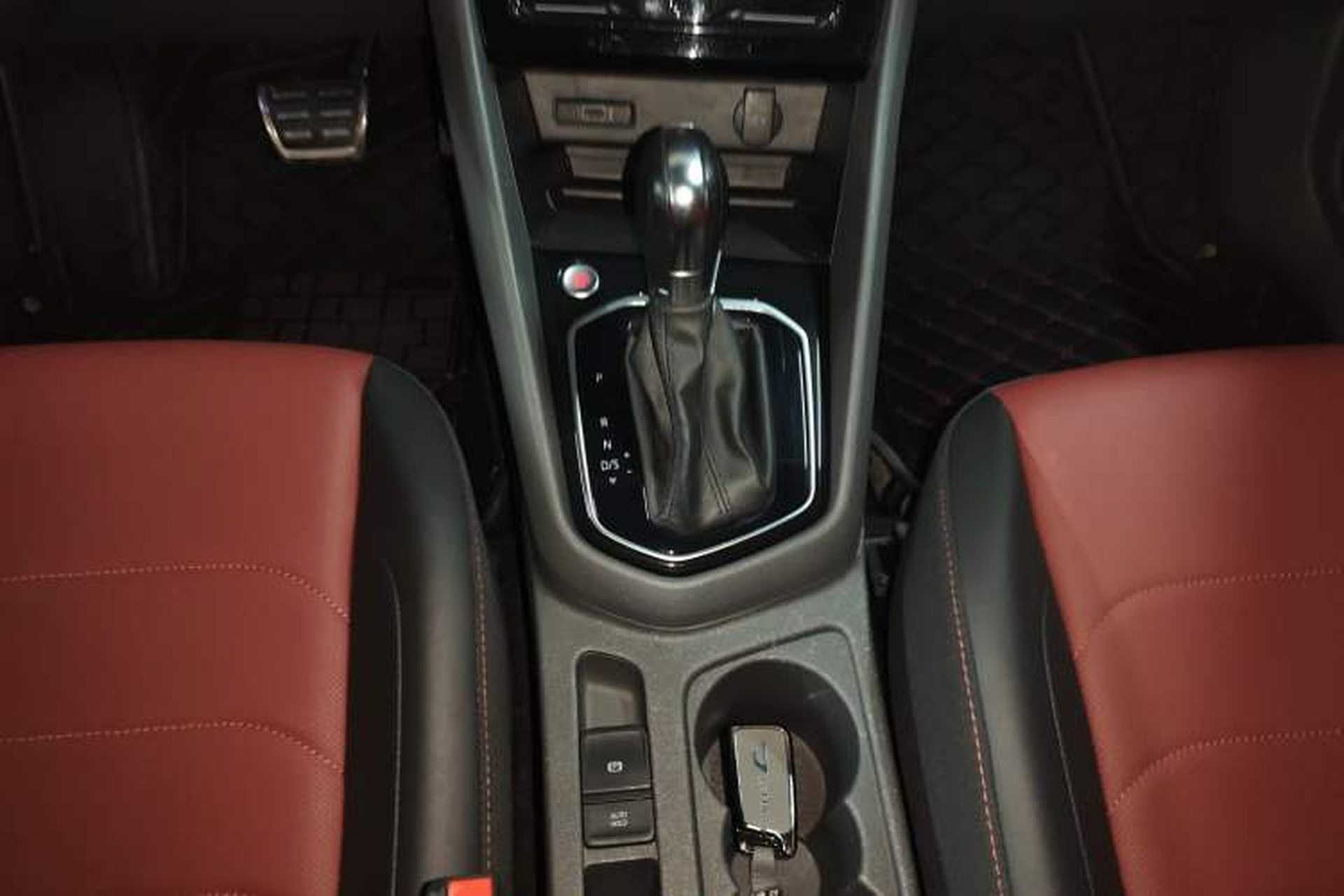 Used Jetta VS7 2020 1.4T Automatic Glory Edition Gear Lever