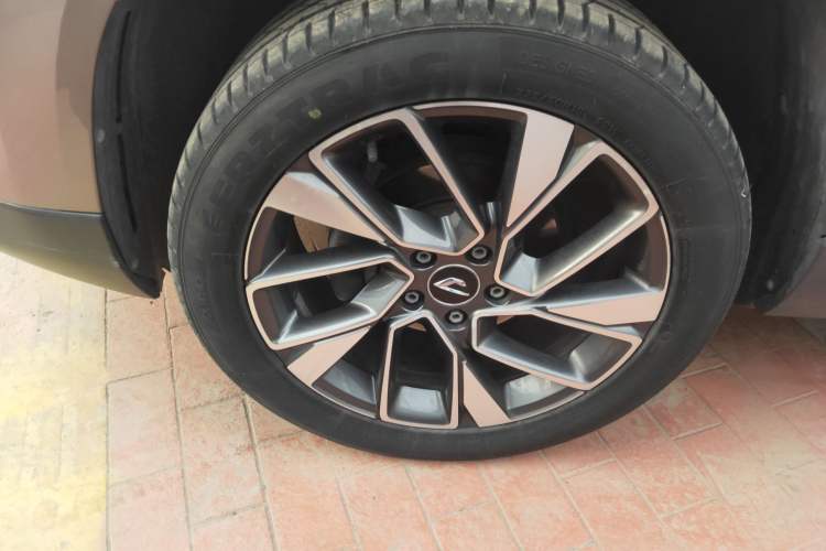 Used Jetta VS7 2020 1.4T Automatic Glory Edition Left Front Wheel Hub