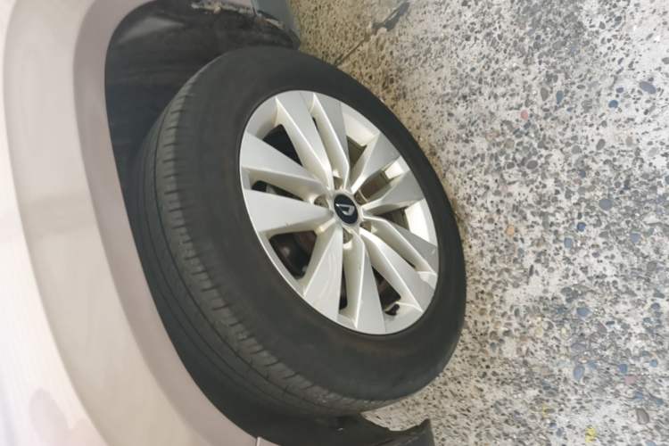 Used Jetta VS7 2020 1.4T Automatic Entry-Level Trim Left Front Wheel Hub