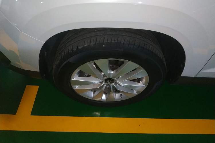 Used Jetta VS7 2020 1.4T Automatic Entry-Level Trim Left Front Wheel Hub