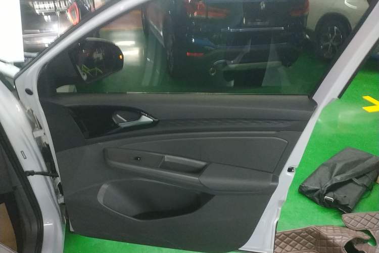 Used Jetta VS7 2020 1.4T Automatic Entry-Level Trim Right Front Door Interior
