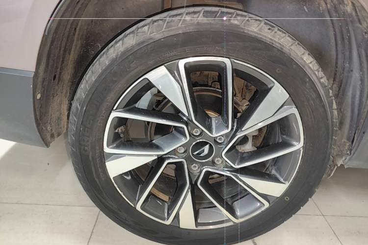 Used Jetta VS7 2020 1.4T Automatic Glory Edition Right Rear Wheel Hub