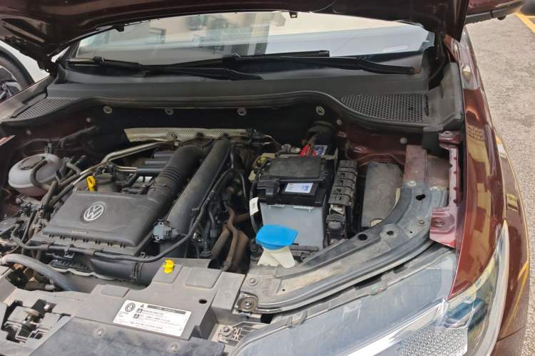 Used Jetta VS7 2020 1.4T Automatic "Thirty and Standing Firm" Edition Engine Bay Left