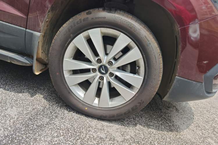 Used Jetta VS7 2020 1.4T Automatic "Thirty and Standing Firm" Edition Right Front Wheel Hub