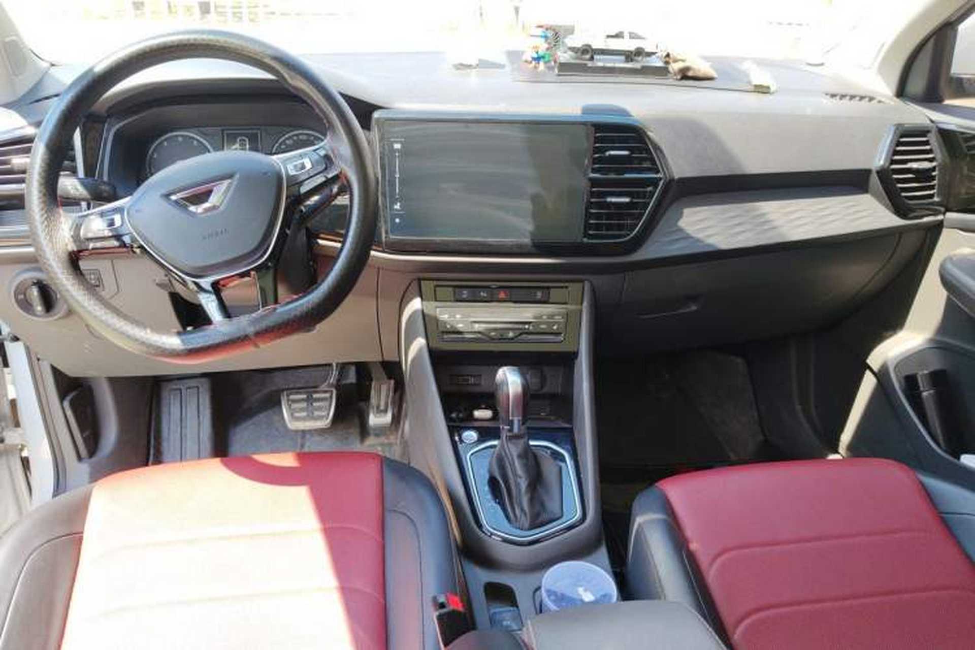 Used Jetta VS7 2020 1.4T Automatic Glory Edition Center Console