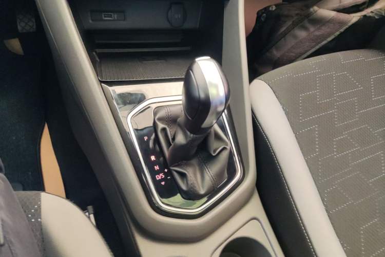 Used Jetta VS7 2020 1.4T Automatic Entry-Level Trim Gear Lever