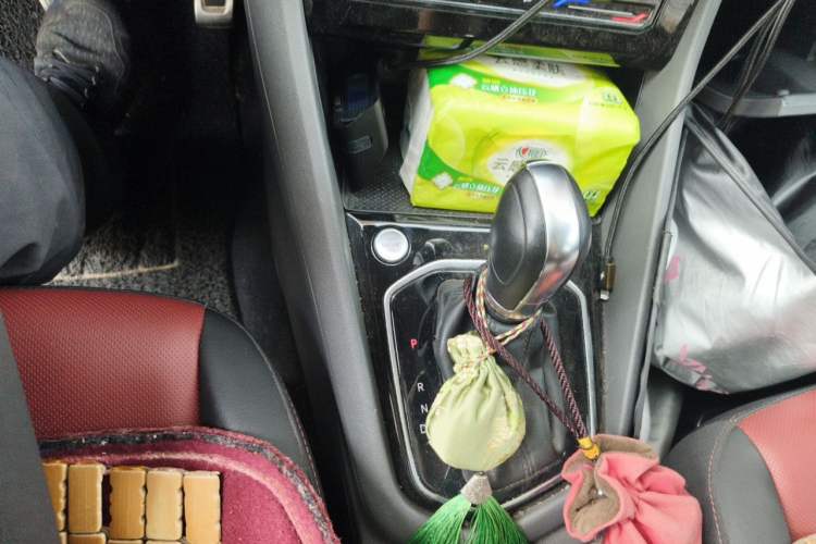 Used Jetta VS7 2020 1.4T Automatic Glory Edition Gear Lever
