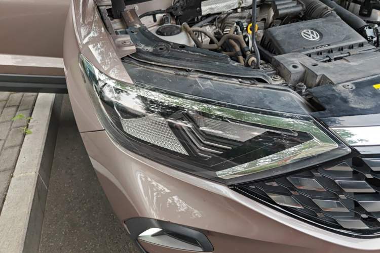 Used Jetta VS7 2020 1.4T Automatic Glory Edition Right Front Headlight