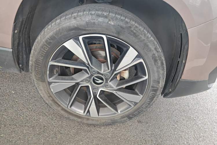 Used Jetta VS7 2020 1.4T Automatic Glory Edition Right Front Wheel Hub