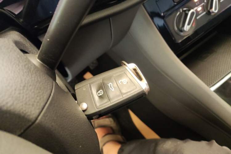 Used Jetta VS7 2020 1.4T Automatic Entry-Level Trim Vehicle Key