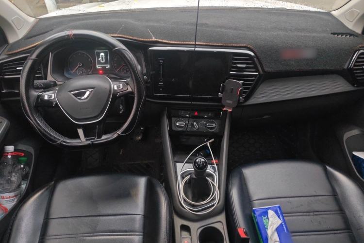 Used Jetta VS7 2020 1.4T Manual Entry-Level Trim Center Console