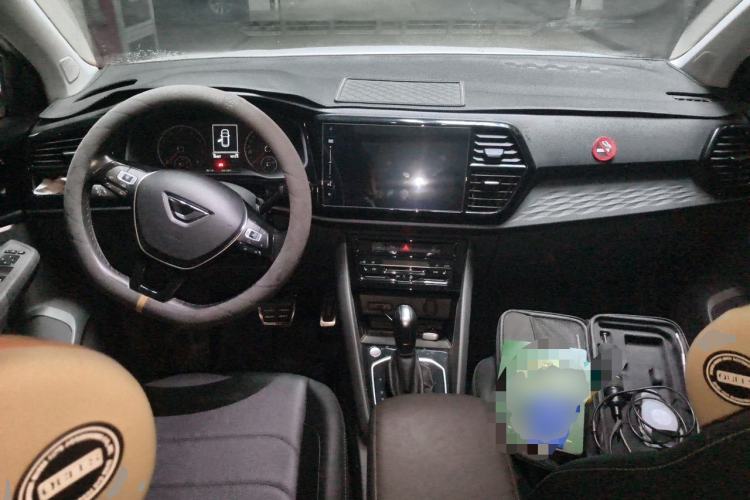 Used Jetta VS7 2020 1.4T Automatic Glory Edition Center Console