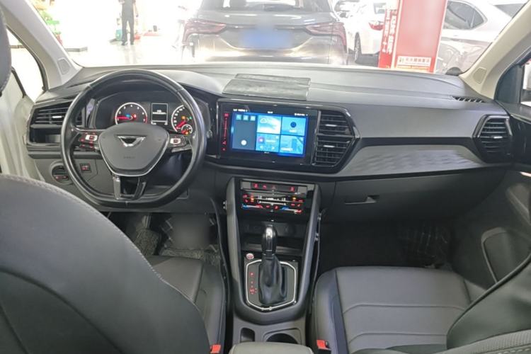 Used Jetta VS7 2020 1.4T Automatic Glory Edition Center Console